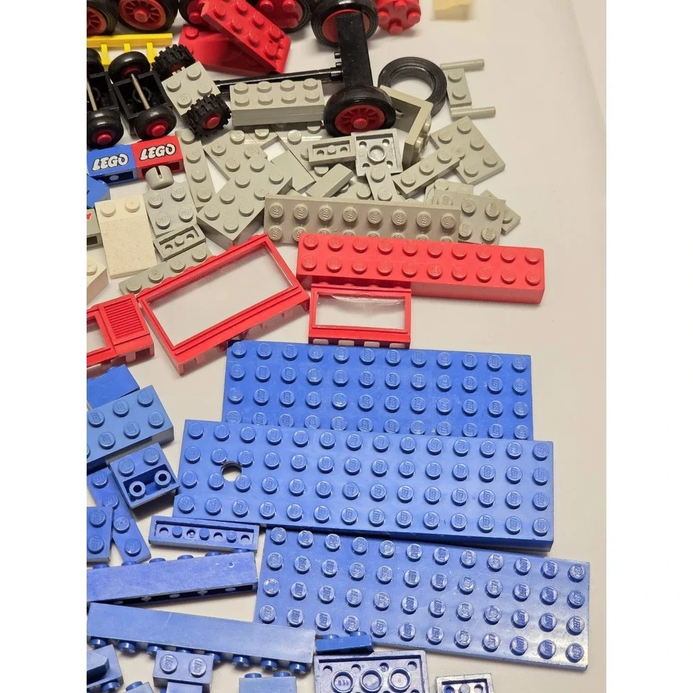 VINTAGE LEGO CLASSIC Space Legoland Town Lot Set Parts Wheels Windows Bricks